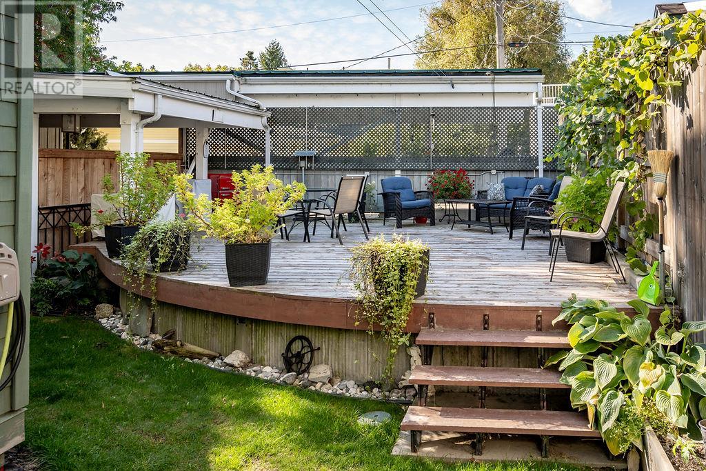243 FRONT Street, Kaslo