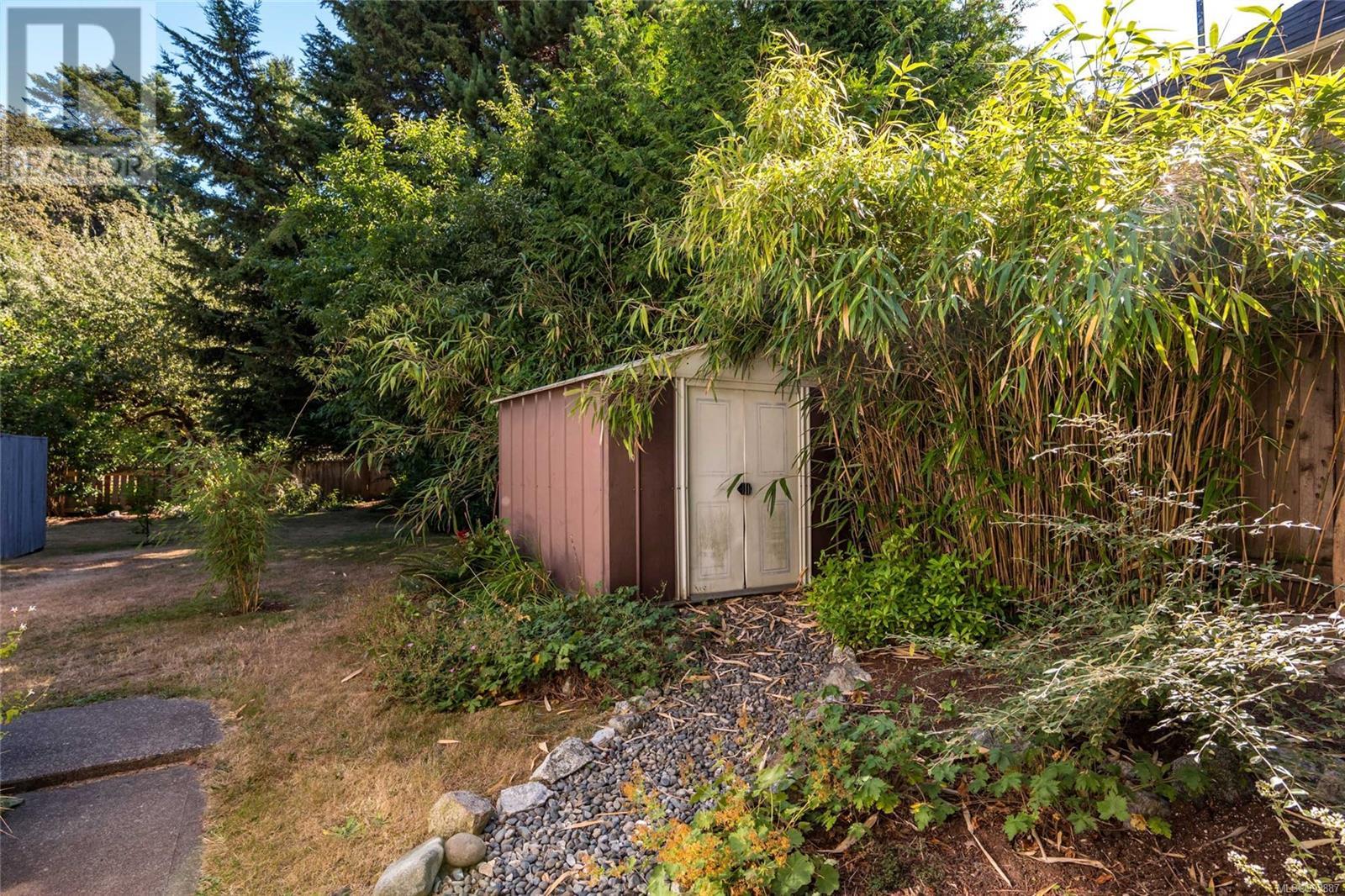 A/B/C 3439 Cook St, Saanich