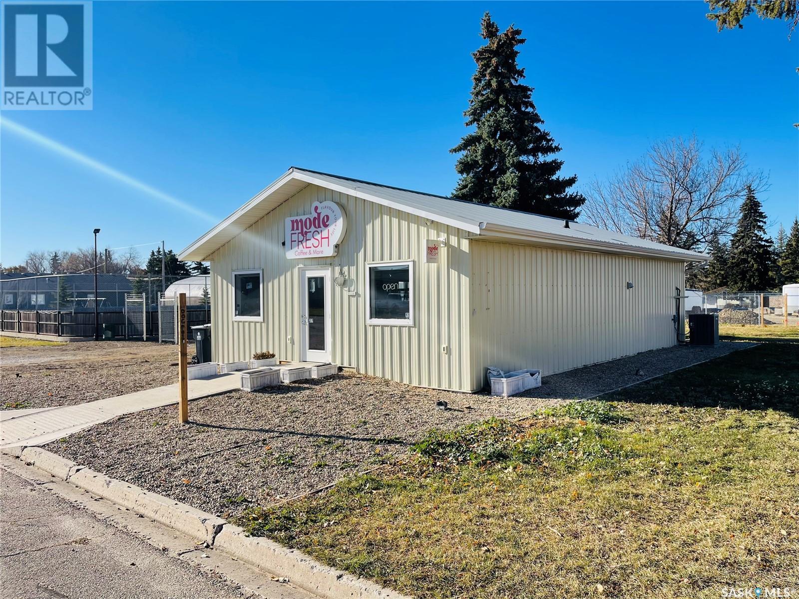 Photo 8 of 108 Main Street, Balgonie SK