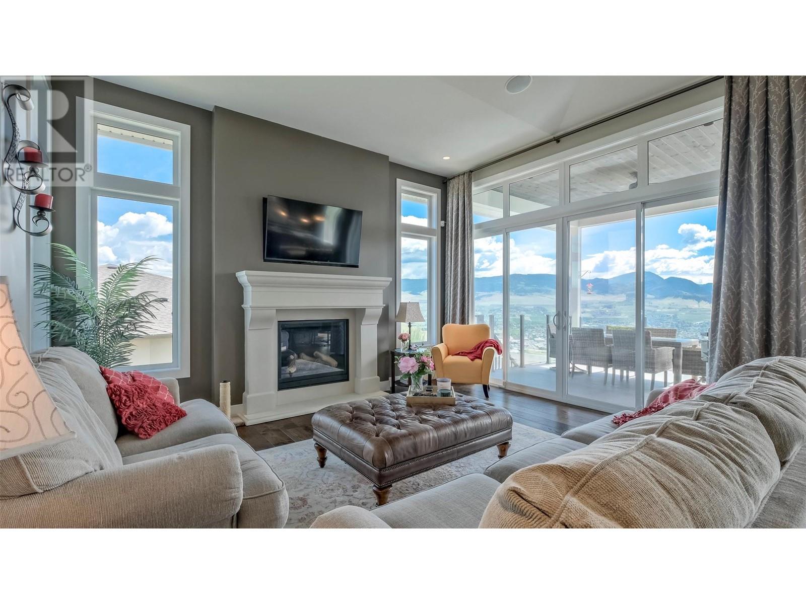  593 Harrogate Lane, Kelowna