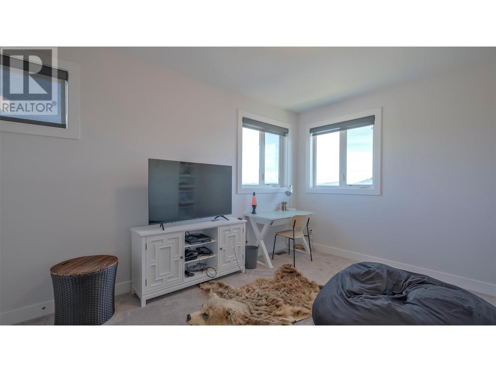  593 Harrogate Lane, Kelowna