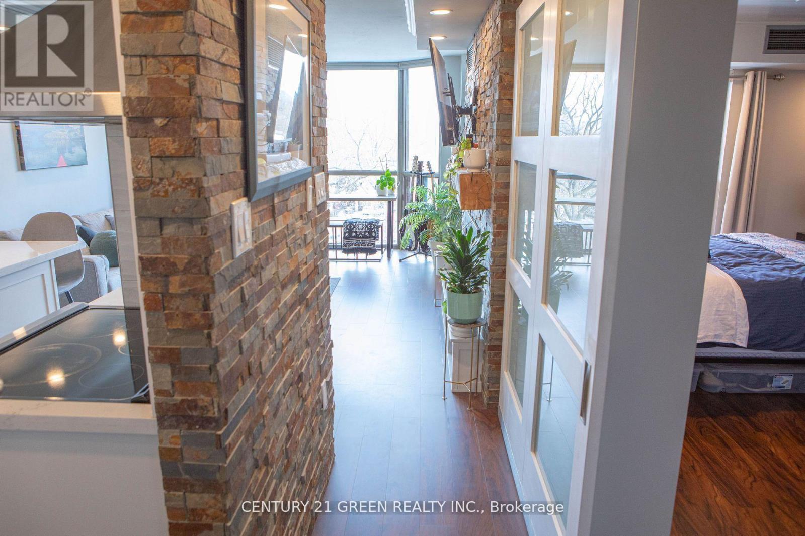 1225 North Shore