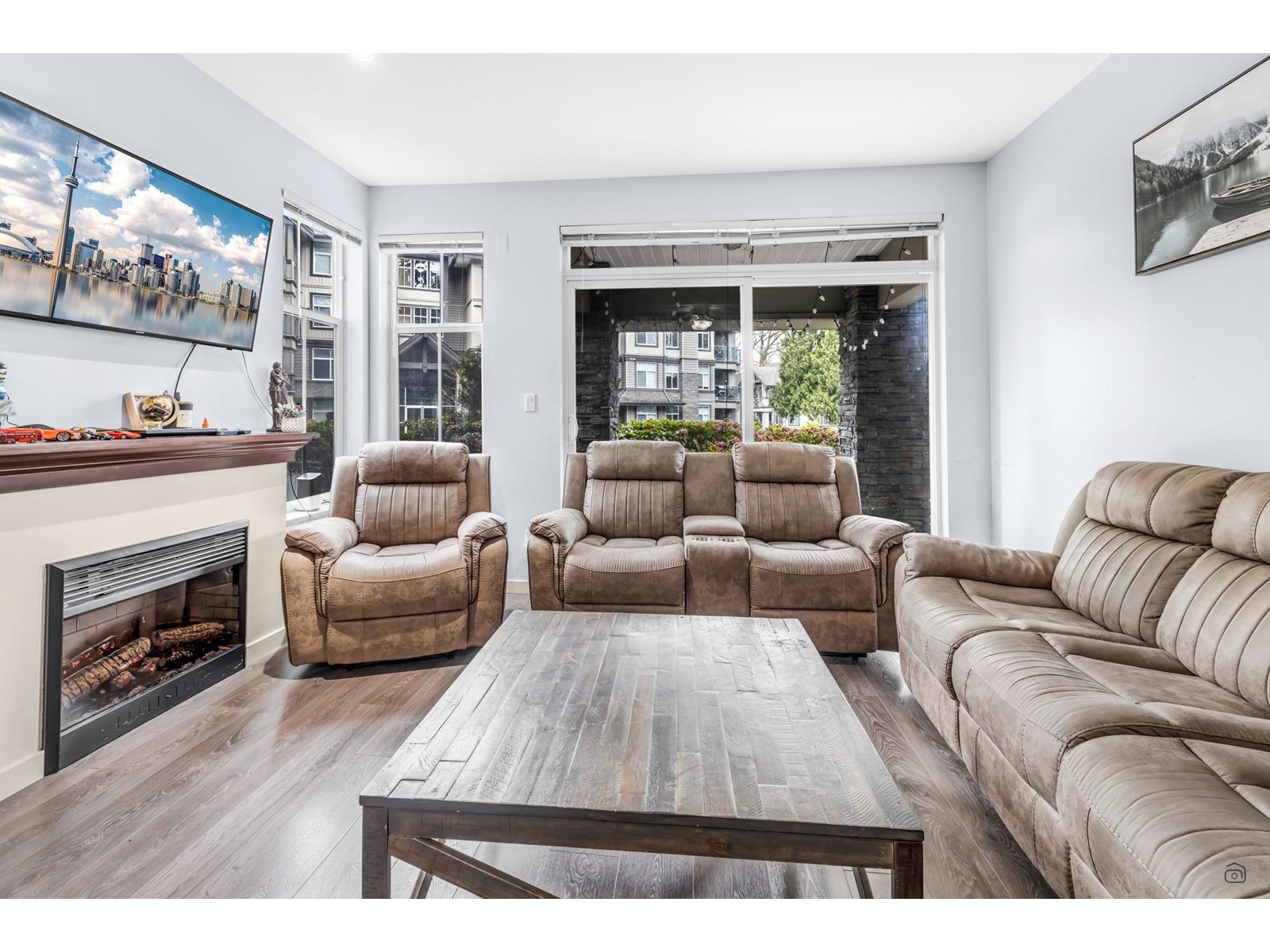 Photo 6 of 203 33318 E Bourquin Crescent, Abbotsford BC
