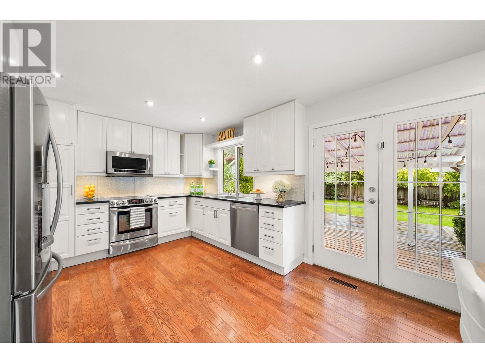 3808 CEDAR DRIVE, Port Coquitlam real estate listing R2985061