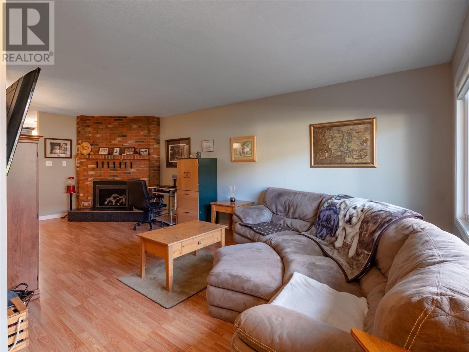 13707 Dickson Avenue Unit# 13, Summerland