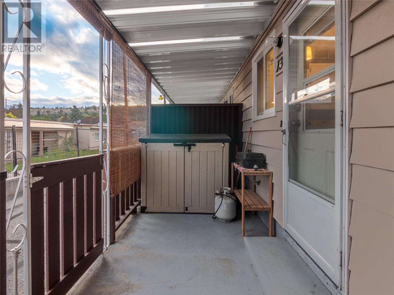 13707 Dickson Avenue Unit# 13, Summerland