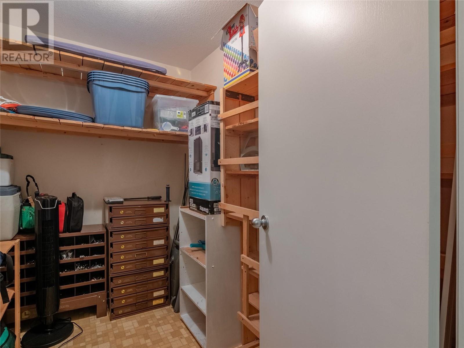 13707 Dickson Avenue Unit# 13, Summerland