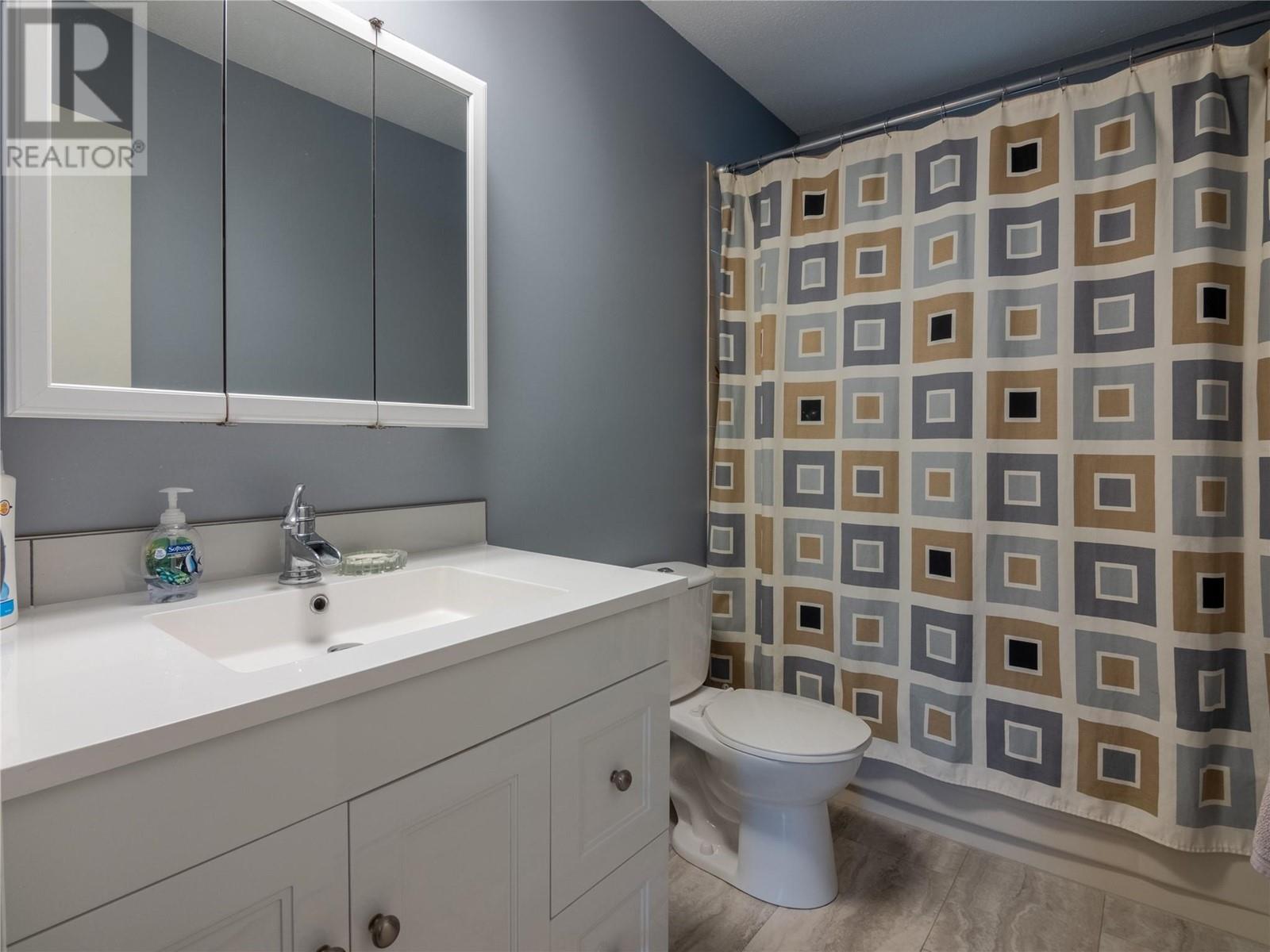 13707 Dickson Avenue Unit# 13, Summerland