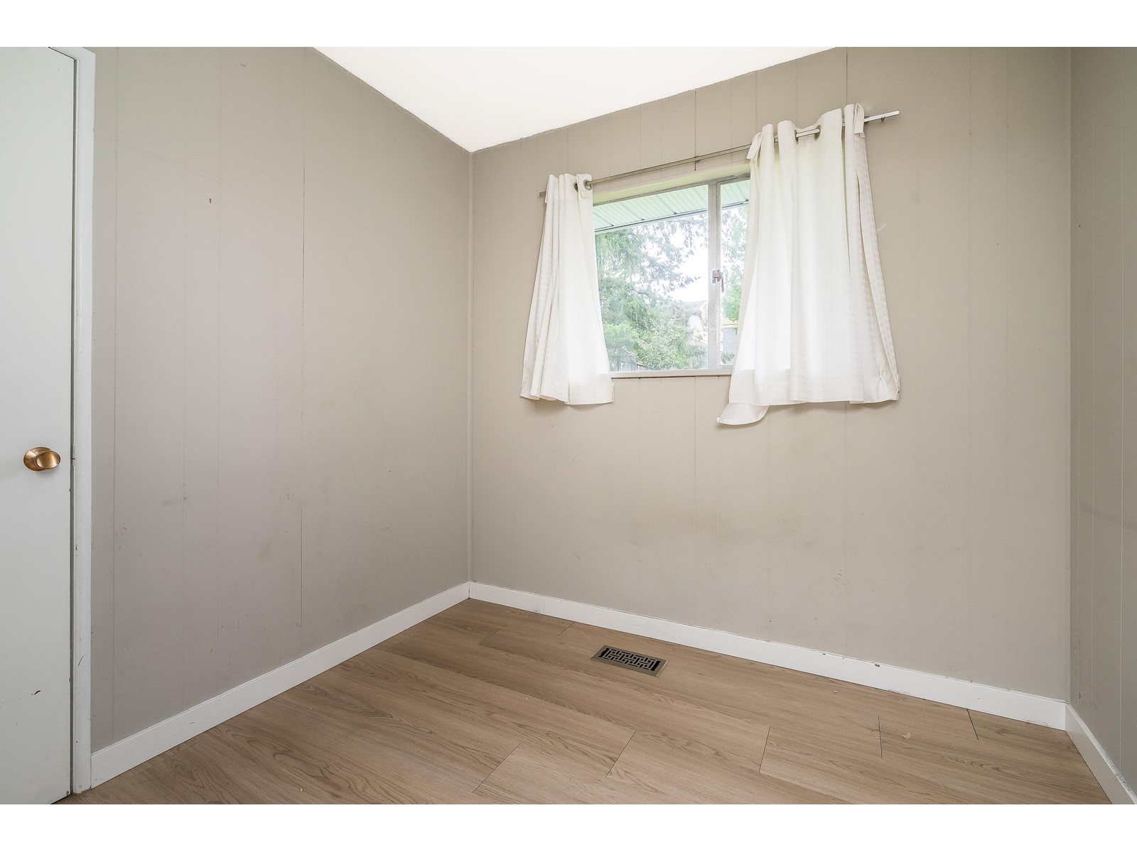 Photo 19 of 10331 155 A Street, Surrey BC