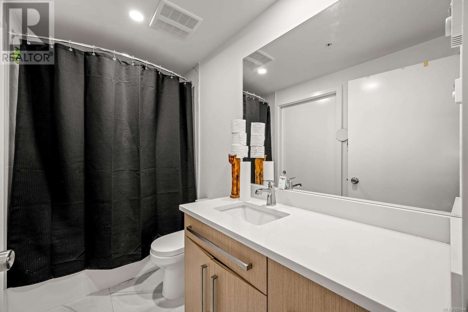 208 3070 Kilpatrick Ave, Courtenay real estate listing 993944