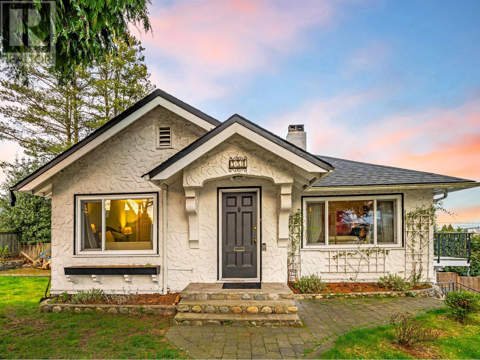 550 SUTHERLAND AVENUE, North Vancouver