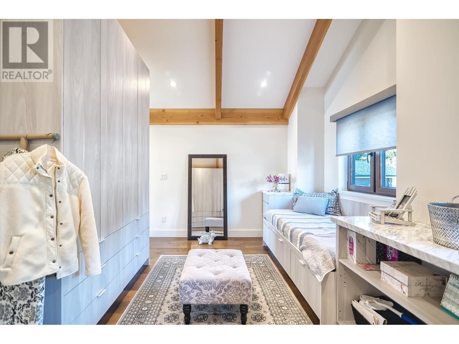 6035 SILVERSTONE LANE, Sechelt