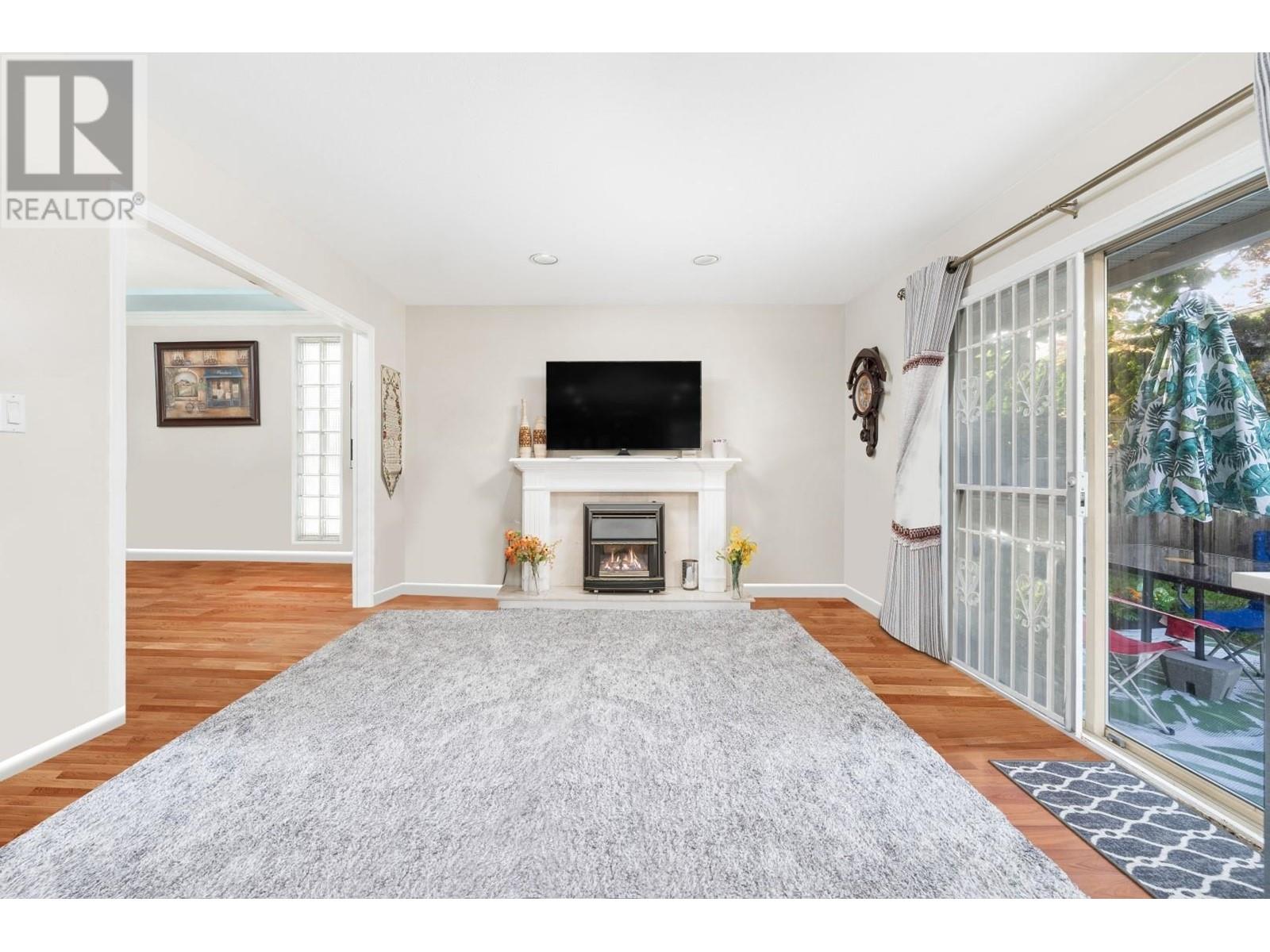 Photo 7 of 10180 River Drive, Richmond BC