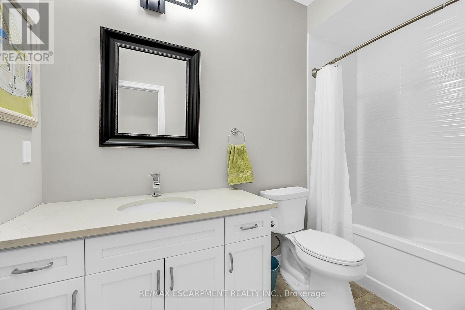 Photo 29 of 13 A Cumberland Street, Brantford ON