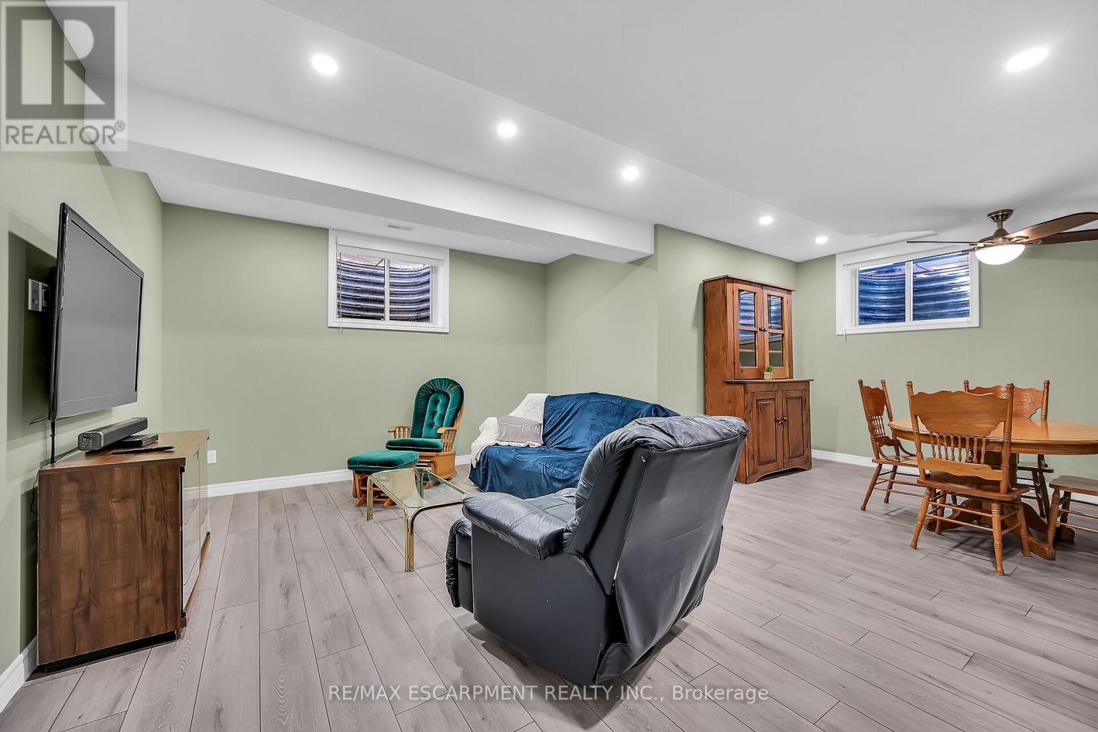 Photo 34 of 13 A Cumberland Street, Brantford ON