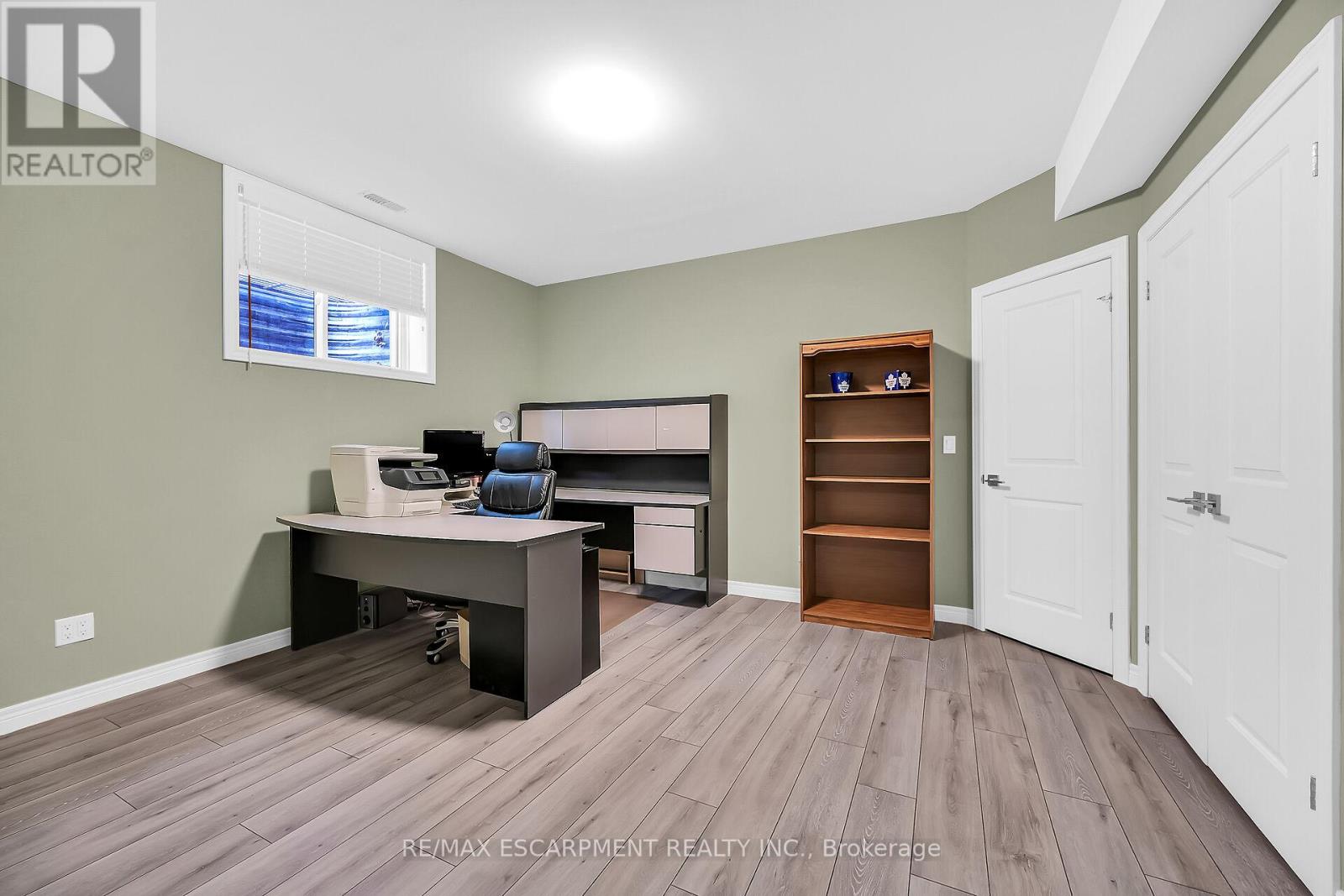 Photo 40 of 13 A Cumberland Street, Brantford ON