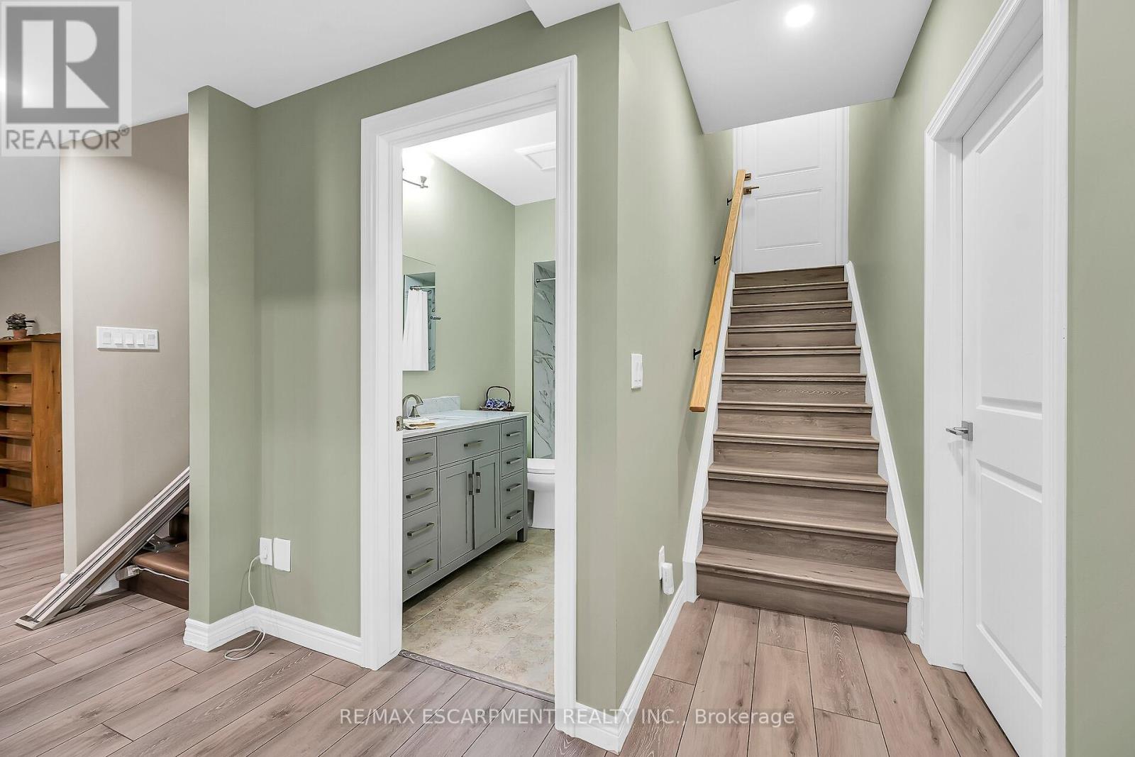 Photo 43 of 13 A Cumberland Street, Brantford ON