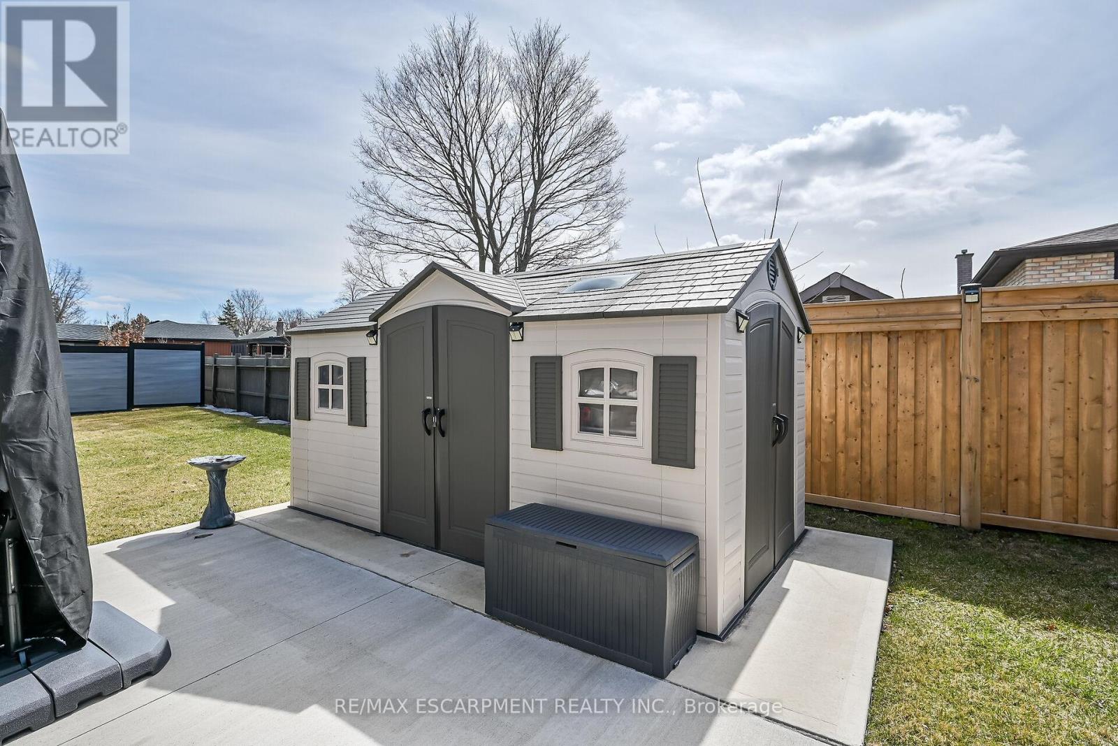 Photo 48 of 13 A Cumberland Street, Brantford ON