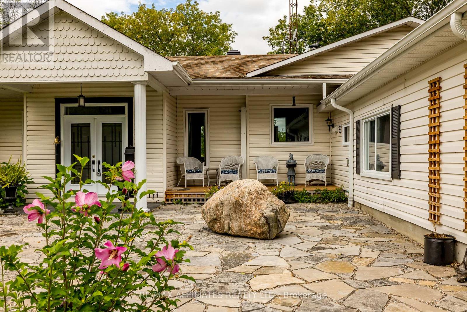 Photo 26 of 875 Corktown Road, Merrickvillewolford ON