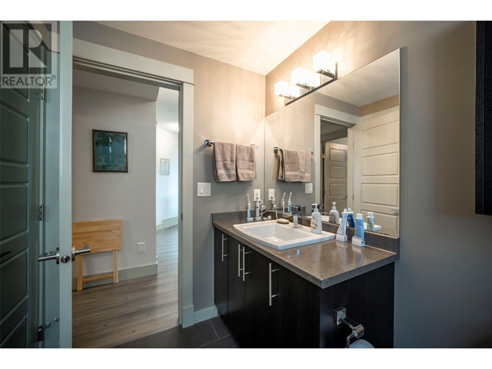  4134 Camelback Way, Vernon