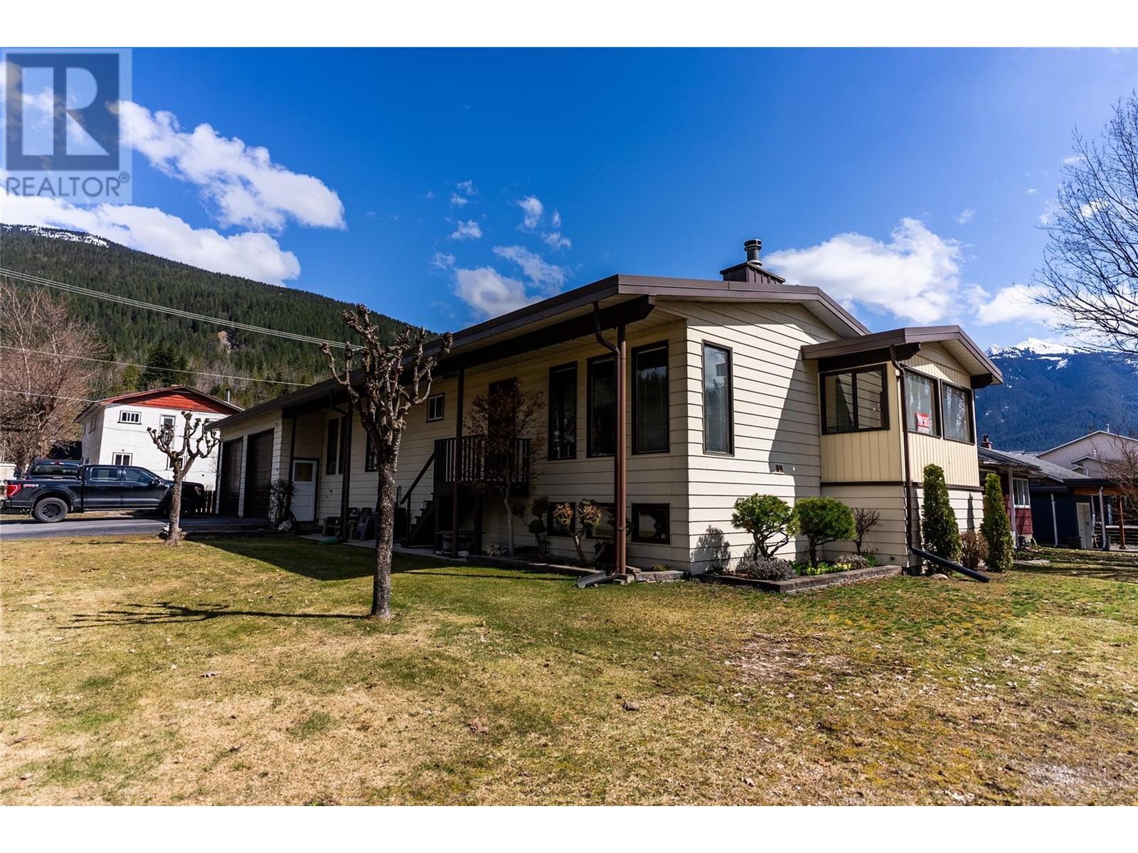 108 Ford Street, Revelstoke
