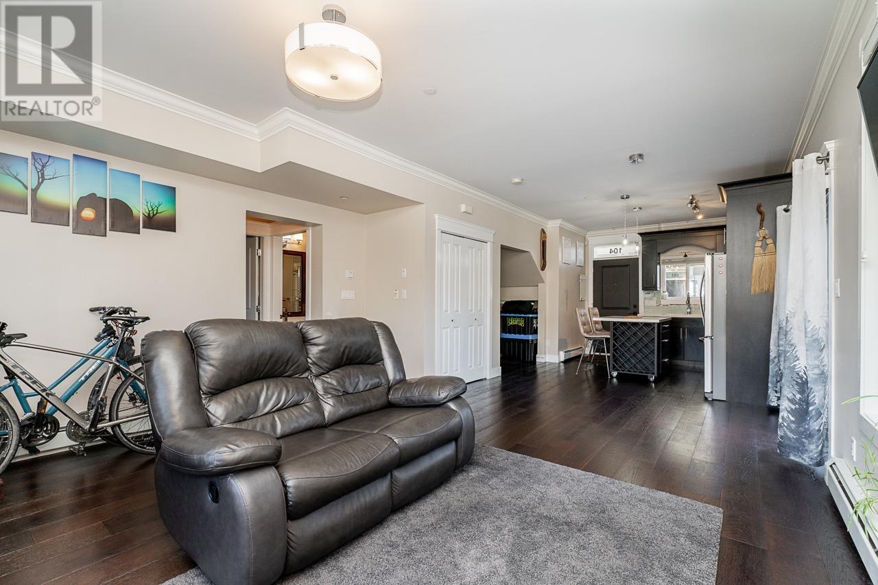 104 3488 SEFTON STREET, Port Coquitlam real estate listing R2985117