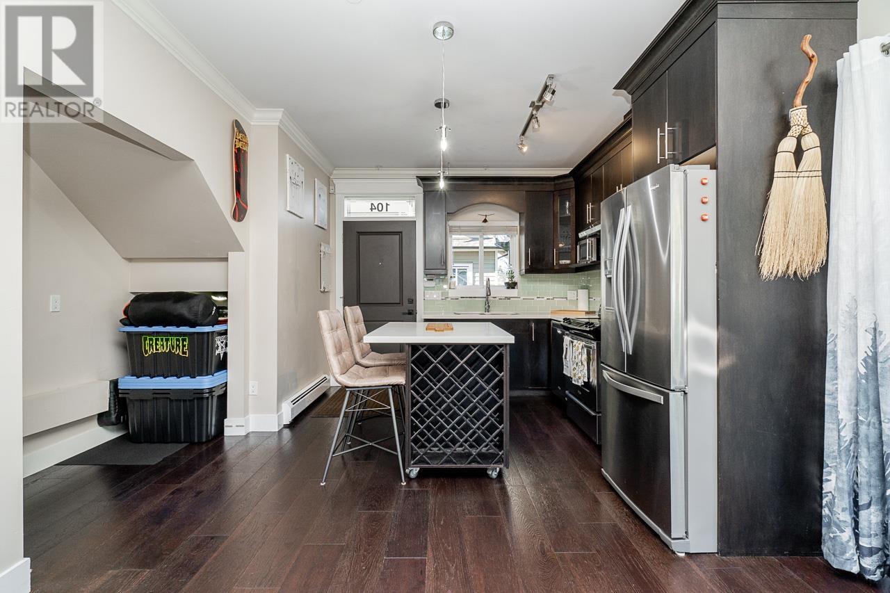104 3488 SEFTON STREET, Port Coquitlam real estate listing R2985117