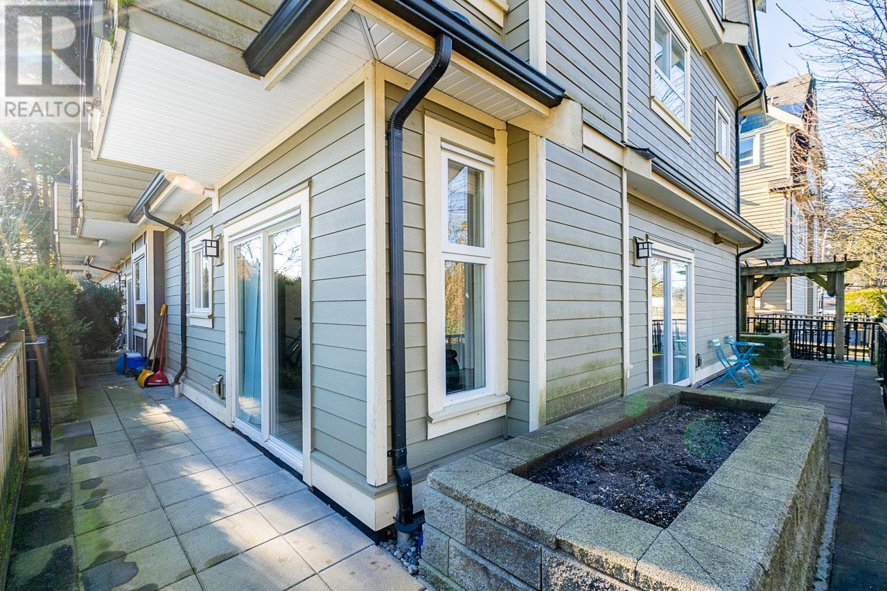 104 3488 SEFTON STREET, Port Coquitlam real estate listing R2985117