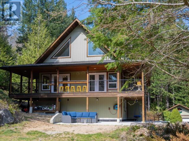 6818 IRVINE STREET, Powell River