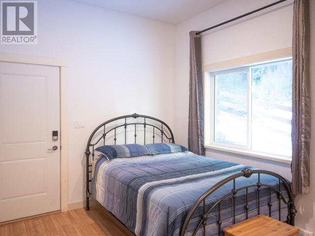 6818 IRVINE STREET, Powell River