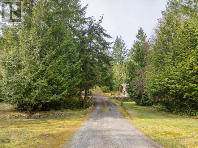 6818 IRVINE STREET, Powell River