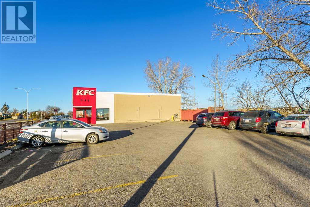Photo 9 of 224 Edmonton Trail Se, Airdrie AB