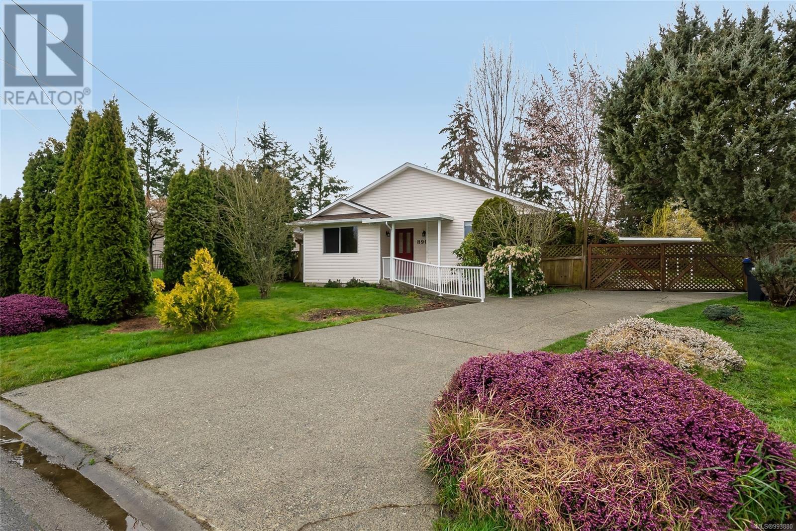 890 Aberdeen Dr, Parksville