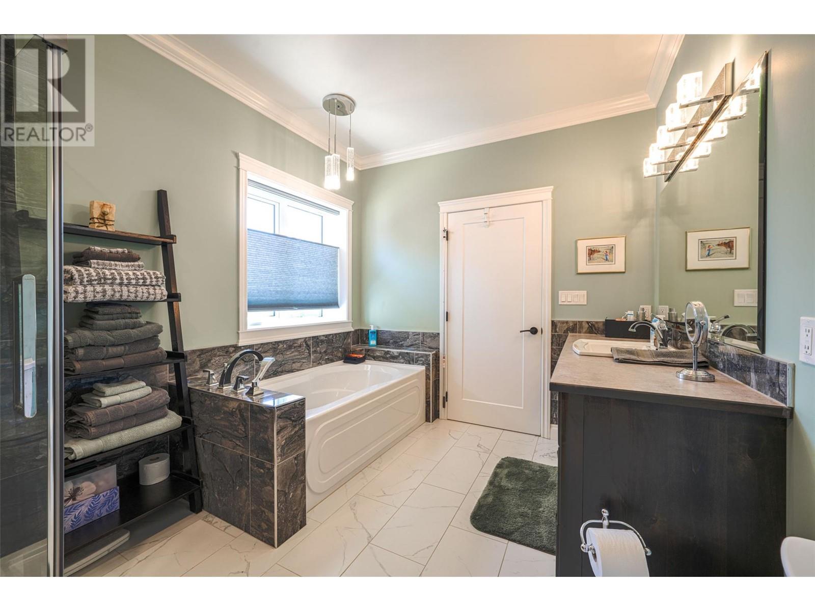 Photo 18 of 6209 Tatlow Road, Salmon Arm BC