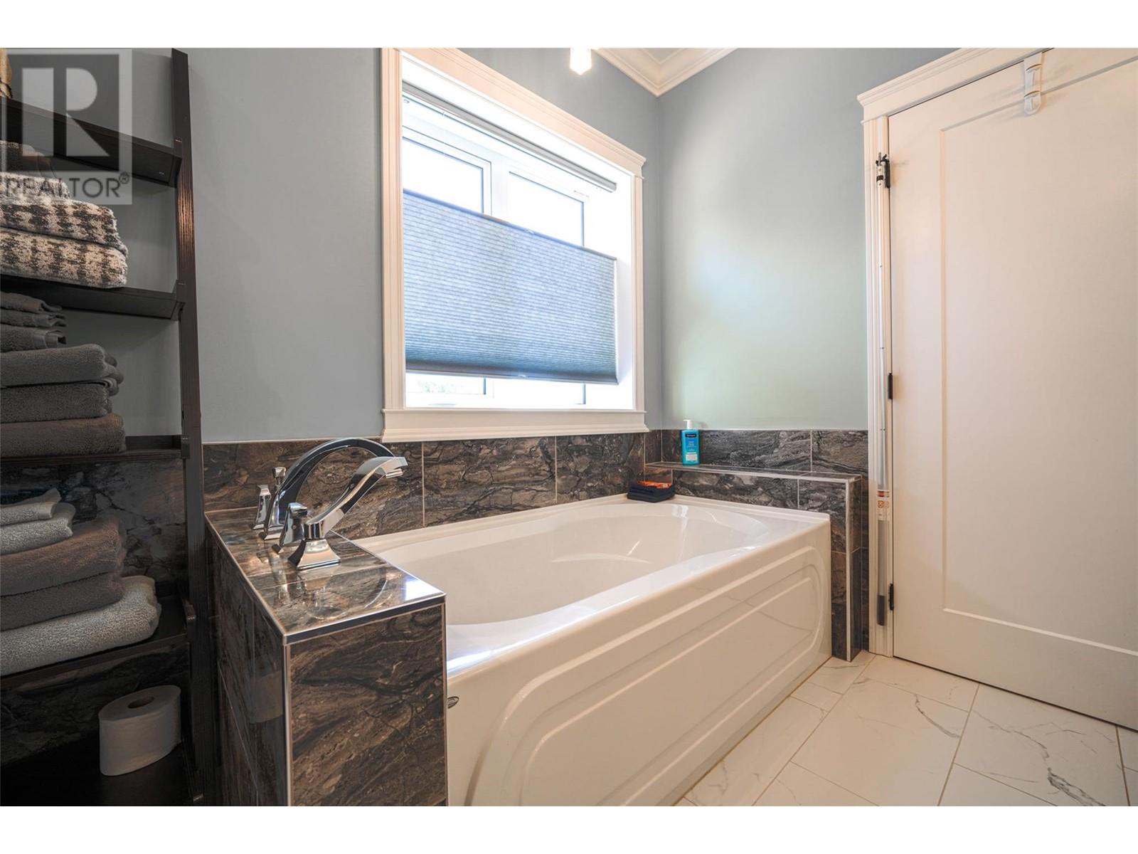 Photo 8 of 6209 Tatlow Road, Salmon Arm BC