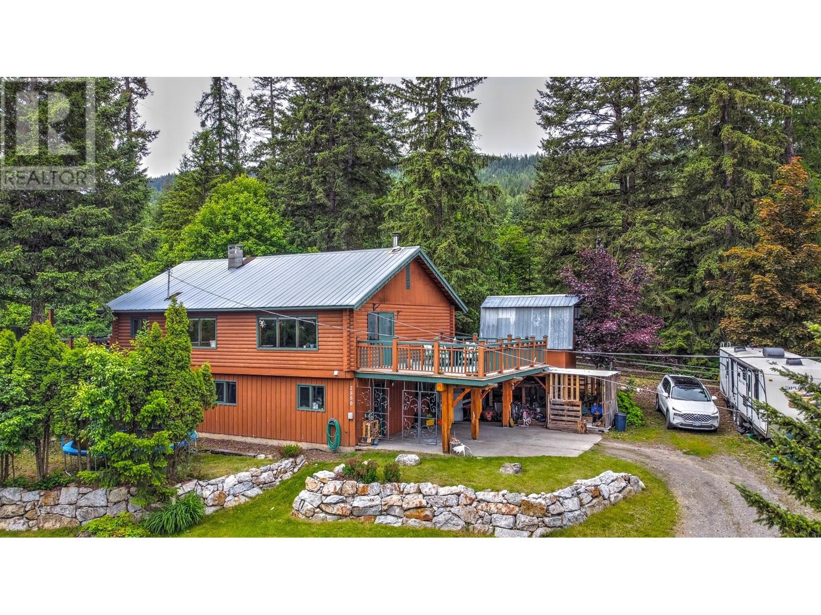 2550 Shuswap Avenue, Lumby