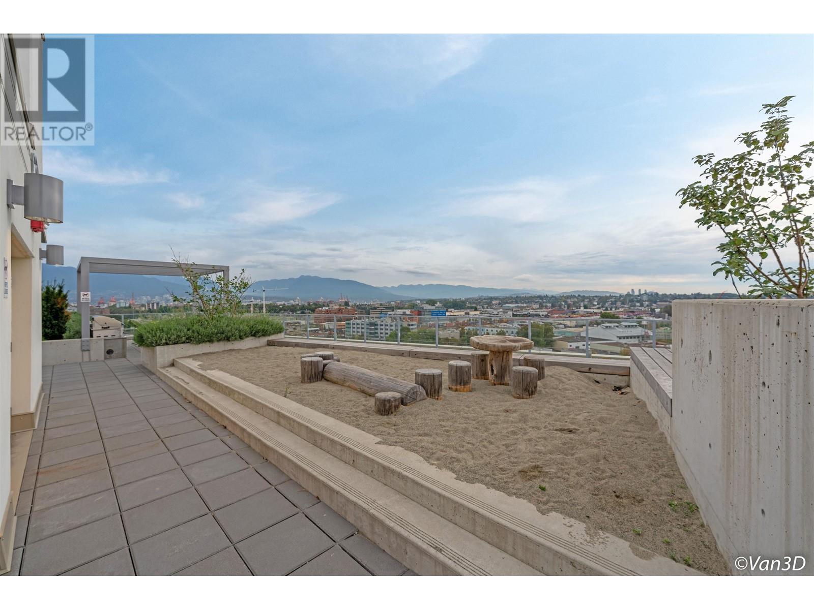 Photo 15 of 809 180 E 2nd Avenue, Vancouver BC