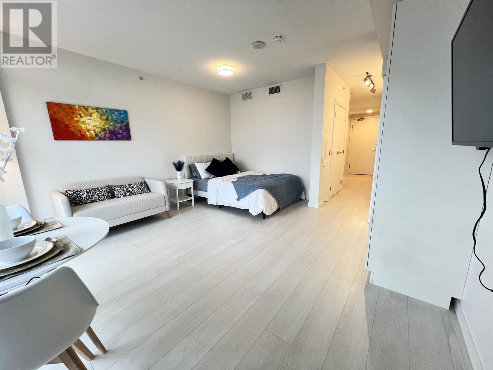 Photo 3 of 809 180 E 2nd Avenue, Vancouver BC