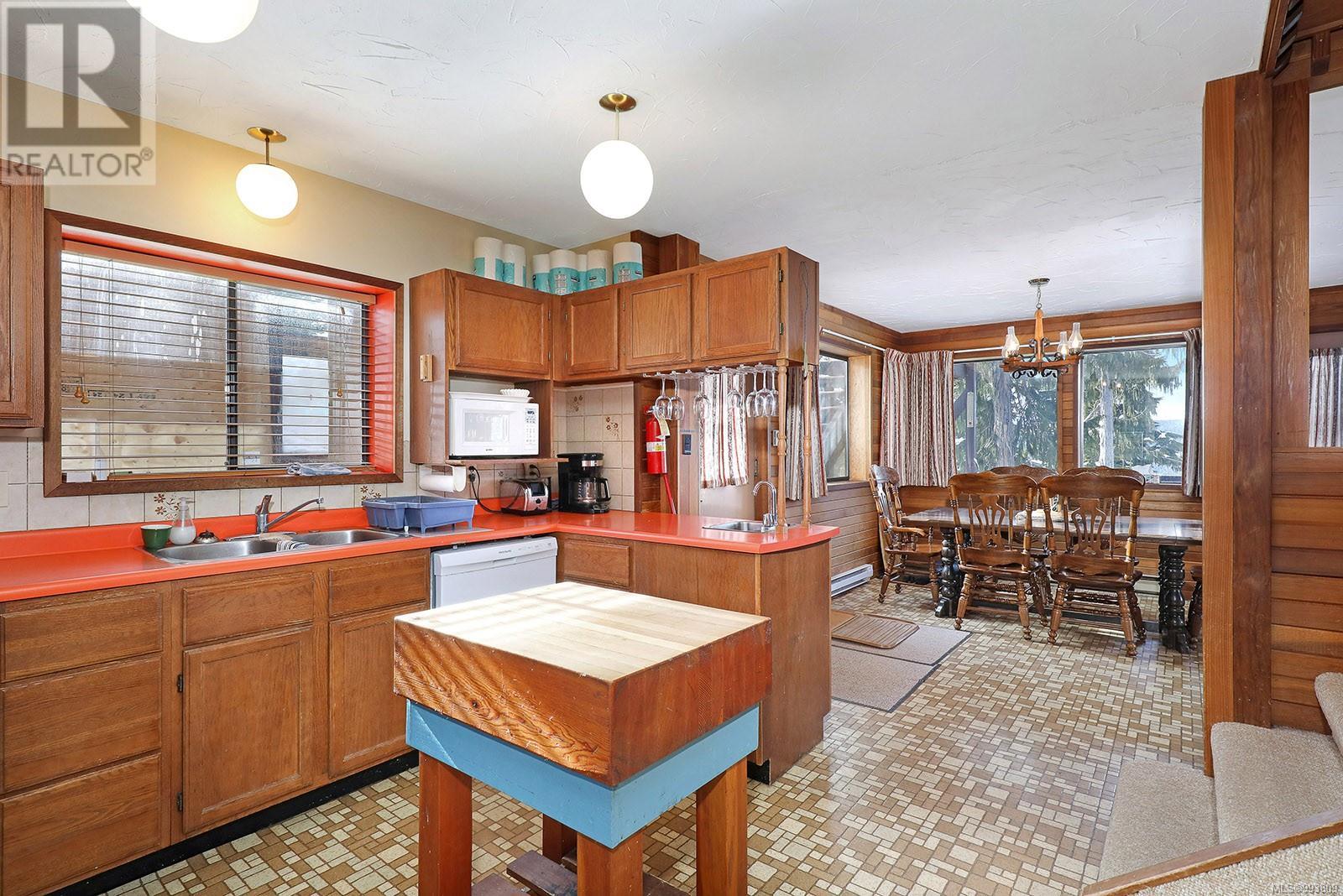 1005 Strata Way, Courtenay real estate listing 993809