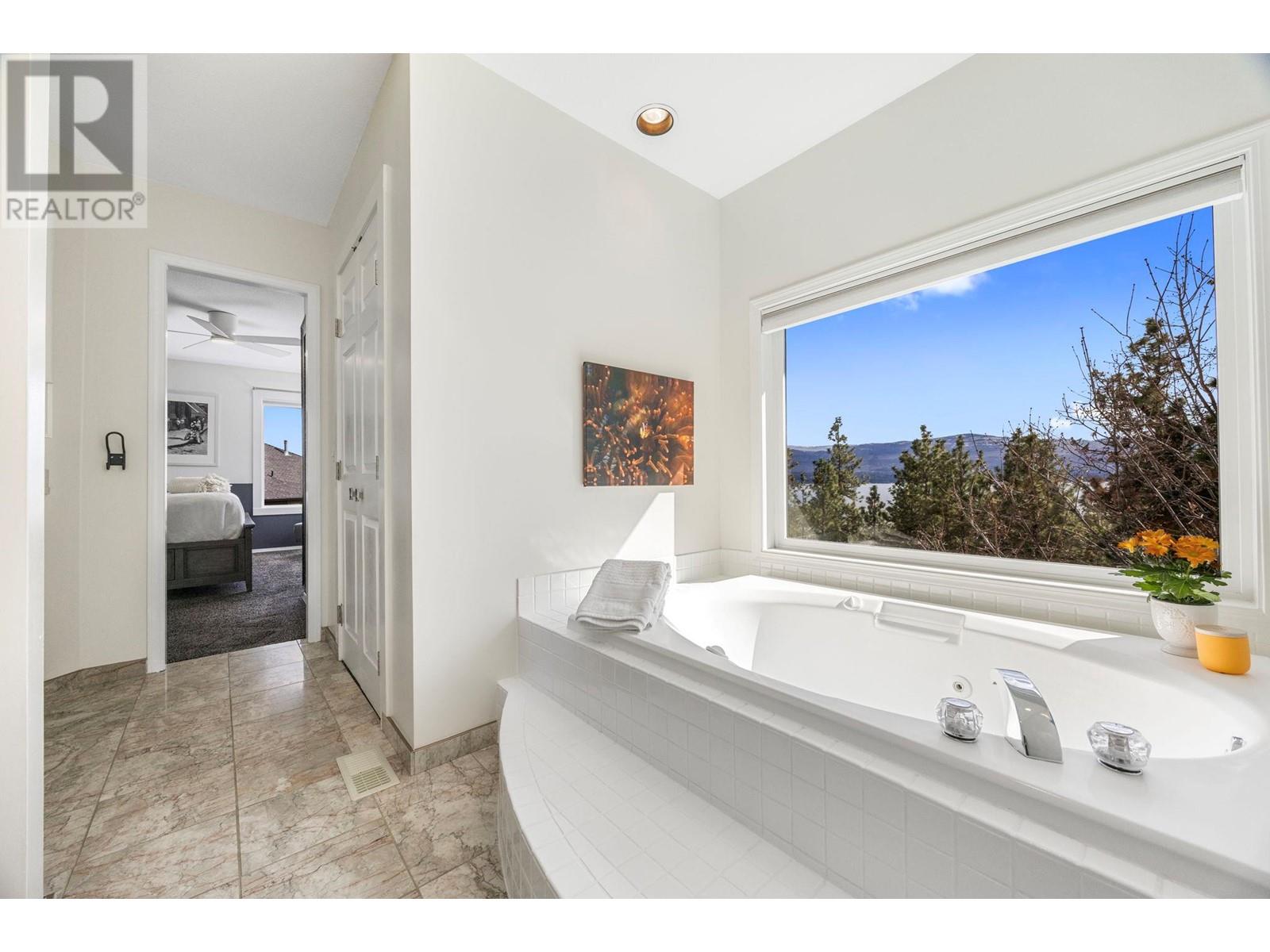  1952 Bayview Court, West Kelowna