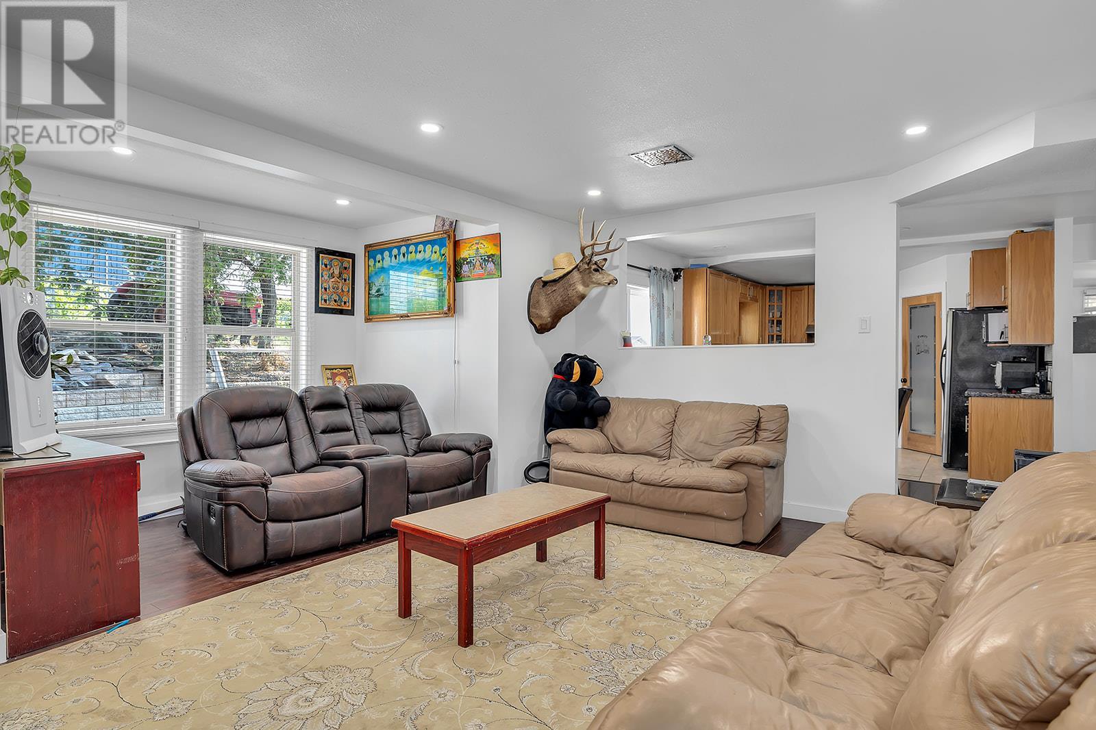 5463 Sumac Street, Oliver