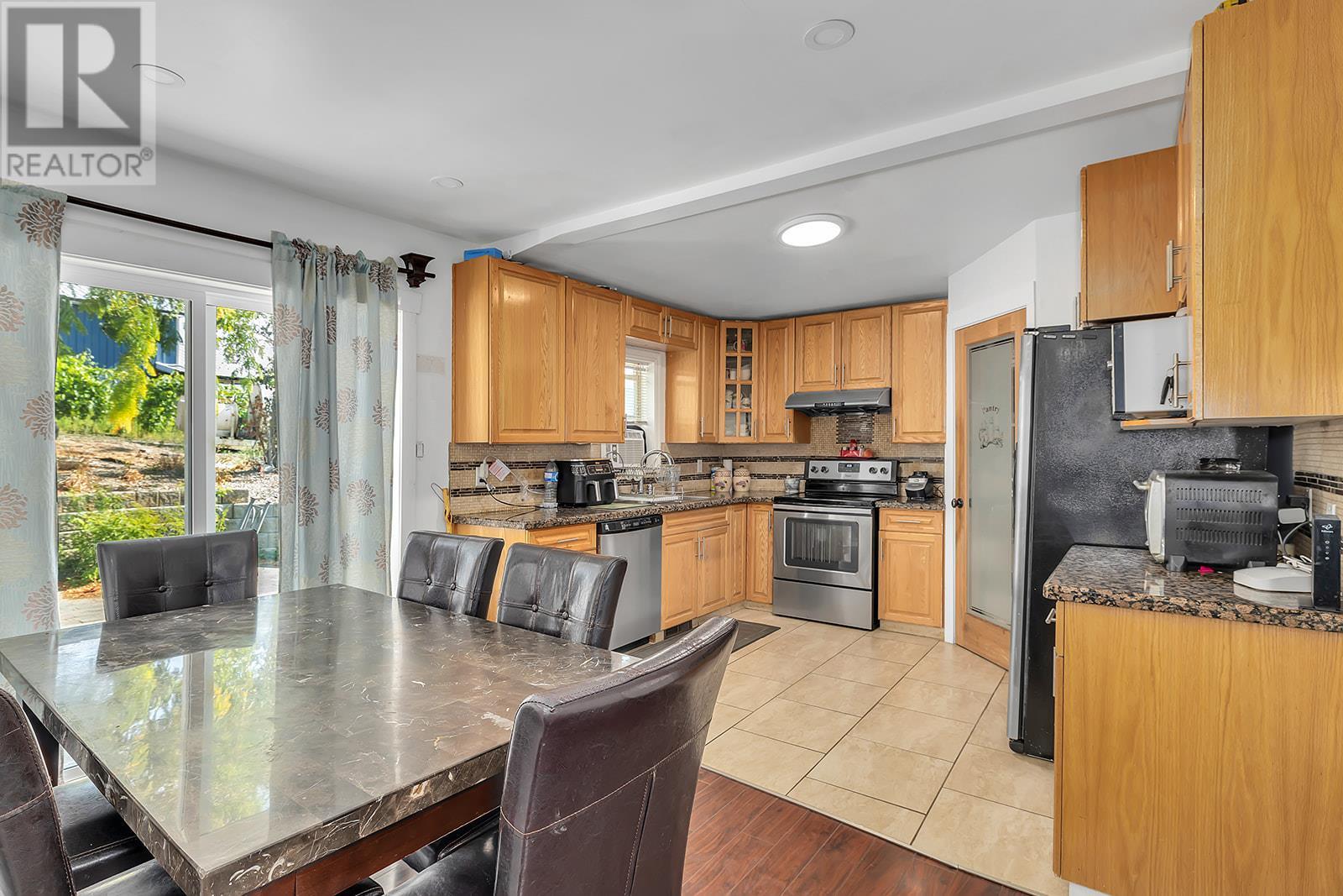 5463 Sumac Street, Oliver