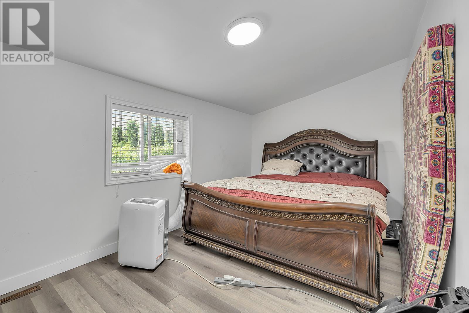 5463 Sumac Street, Oliver