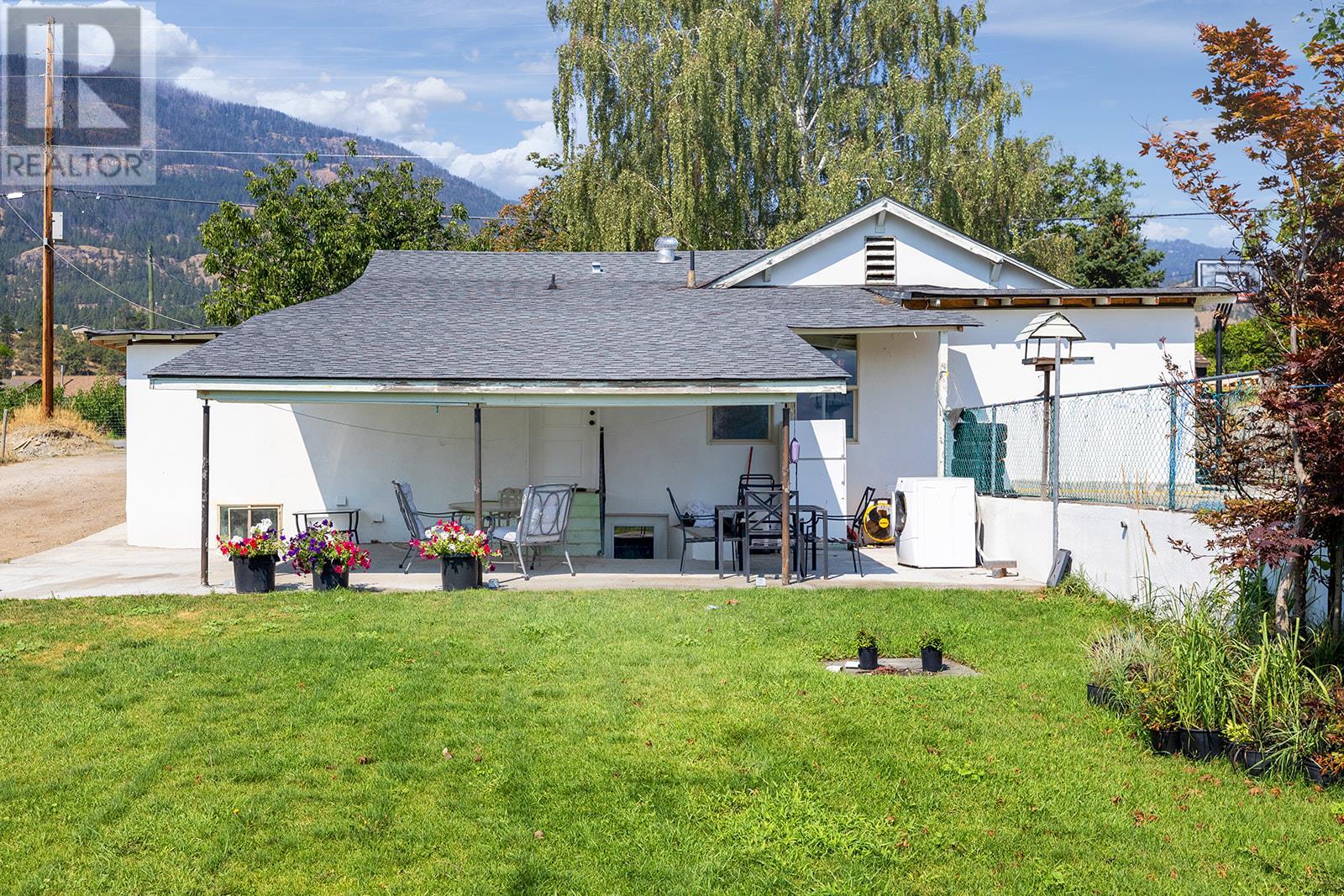 5463 Sumac Street, Oliver