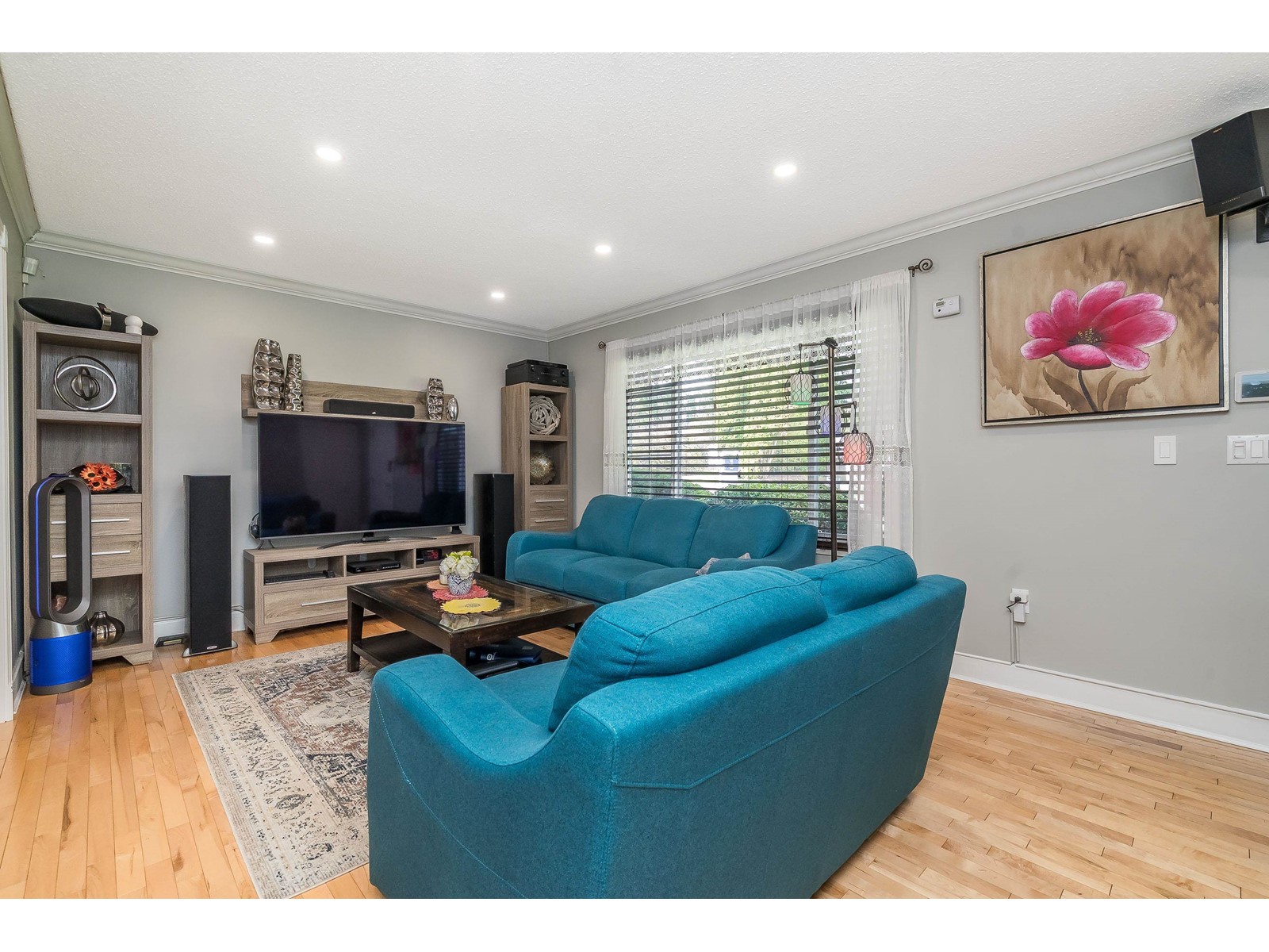 Photo 11 of 15428 Madrona Drive, Surrey BC