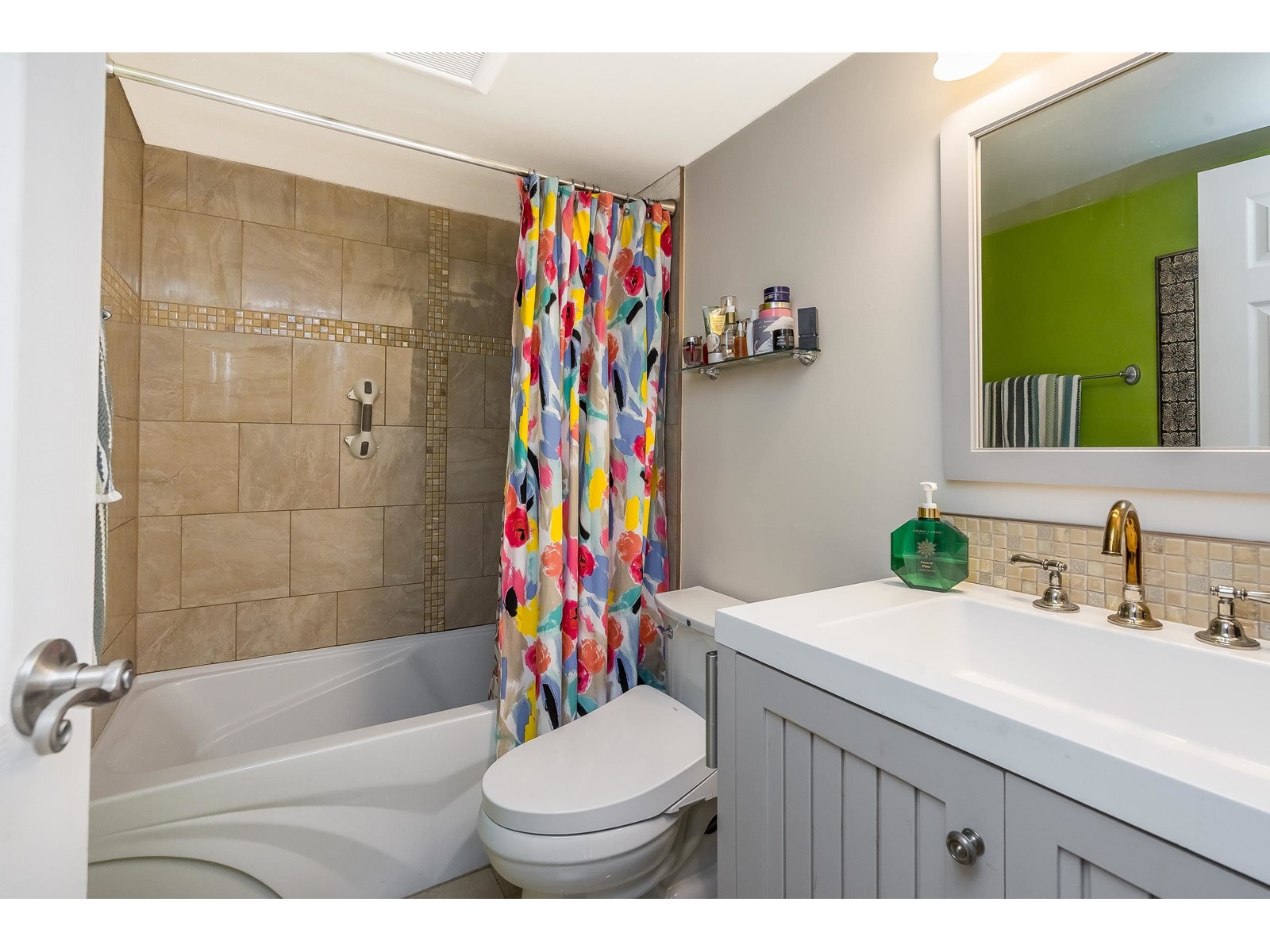 Photo 20 of 15428 Madrona Drive, Surrey BC