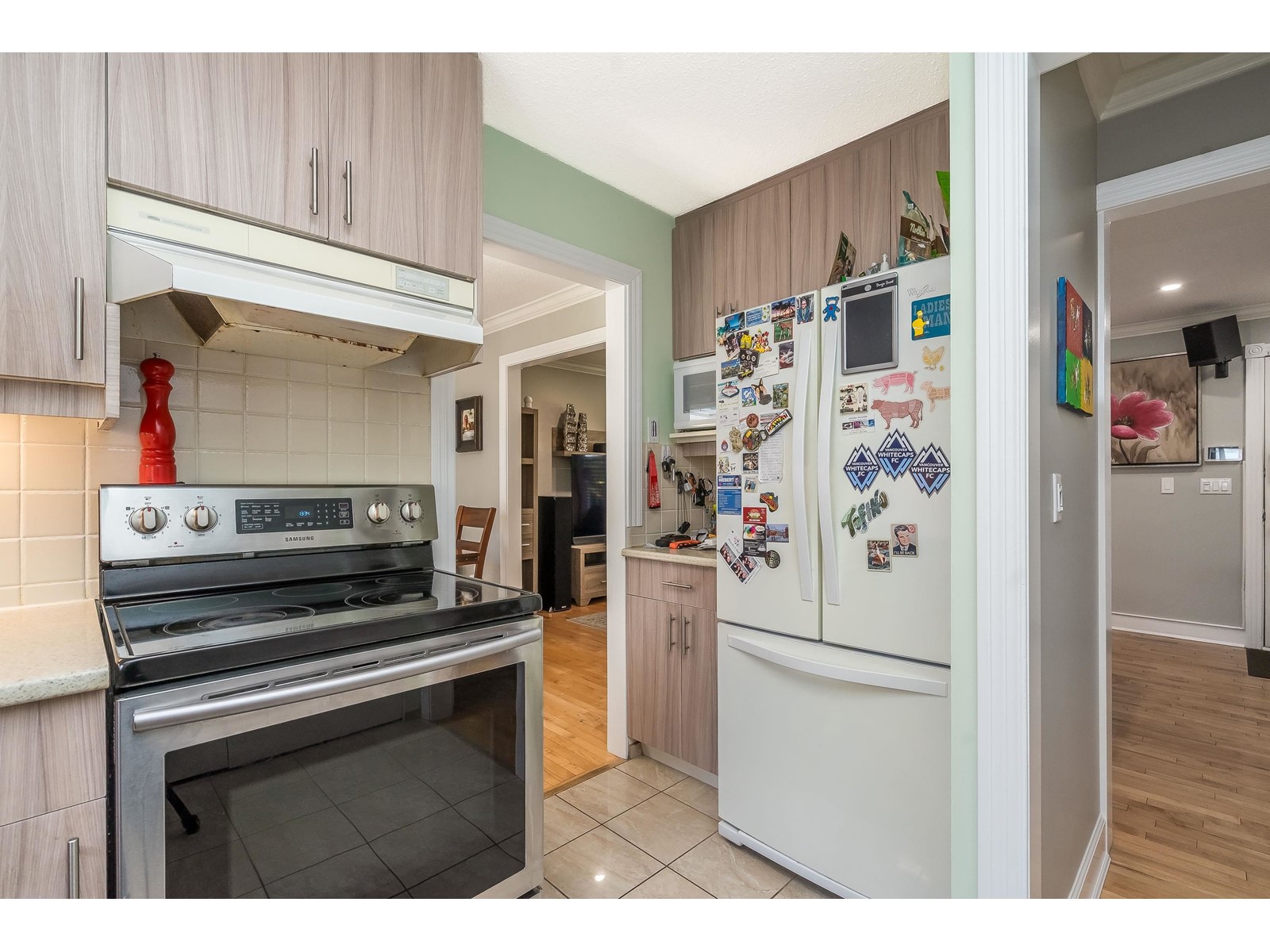 Photo 18 of 15428 Madrona Drive, Surrey BC