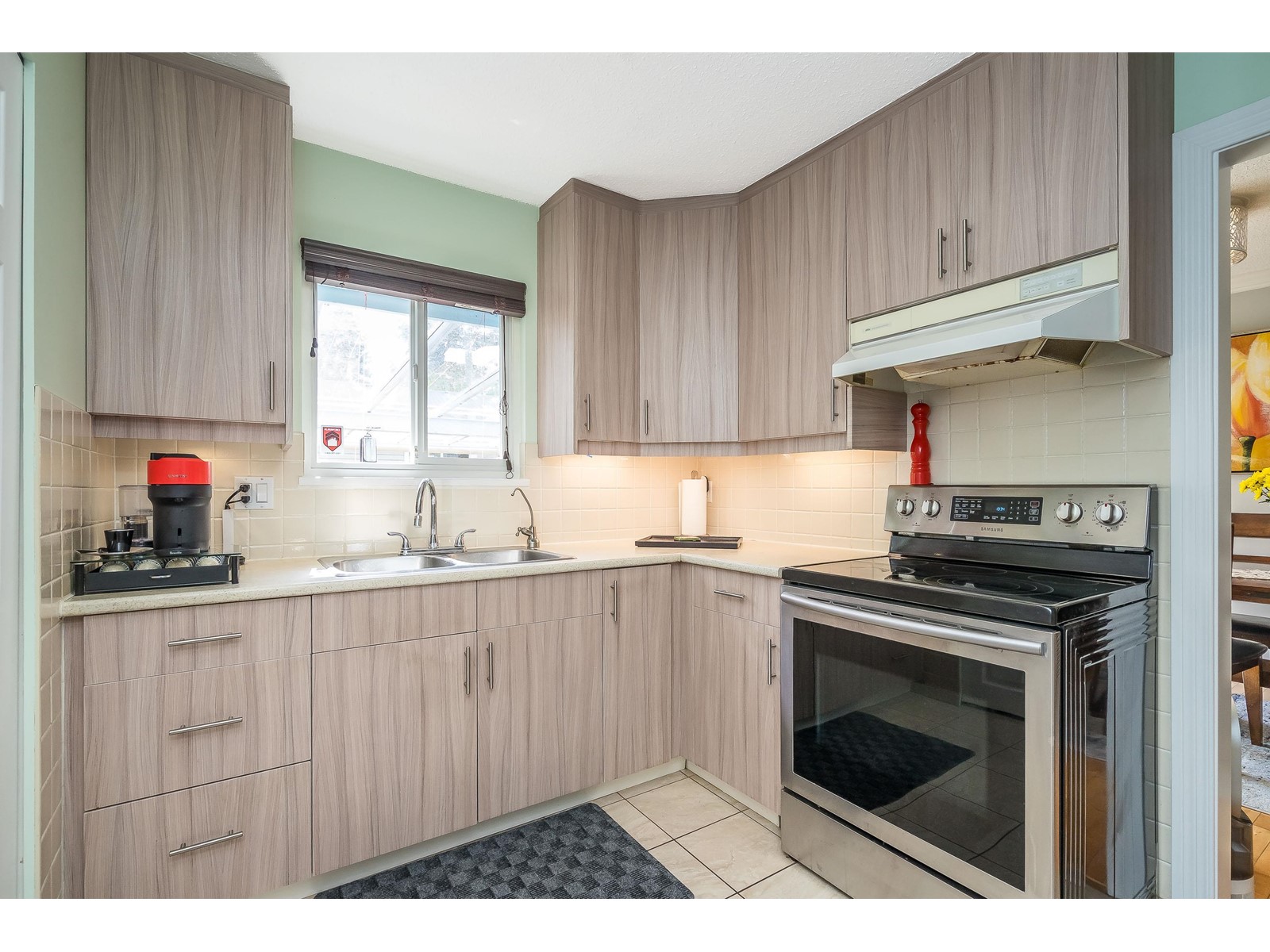 Photo 16 of 15428 Madrona Drive, Surrey BC