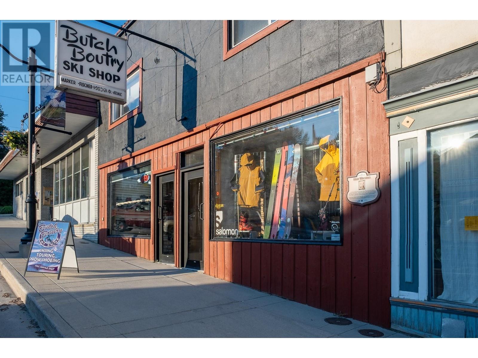 2080 WASHINGTON Street, Rossland