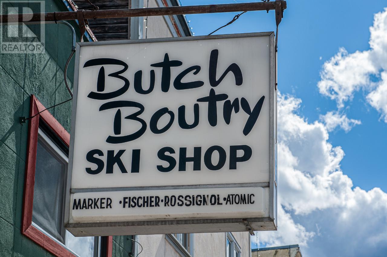 2080 WASHINGTON Street, Rossland